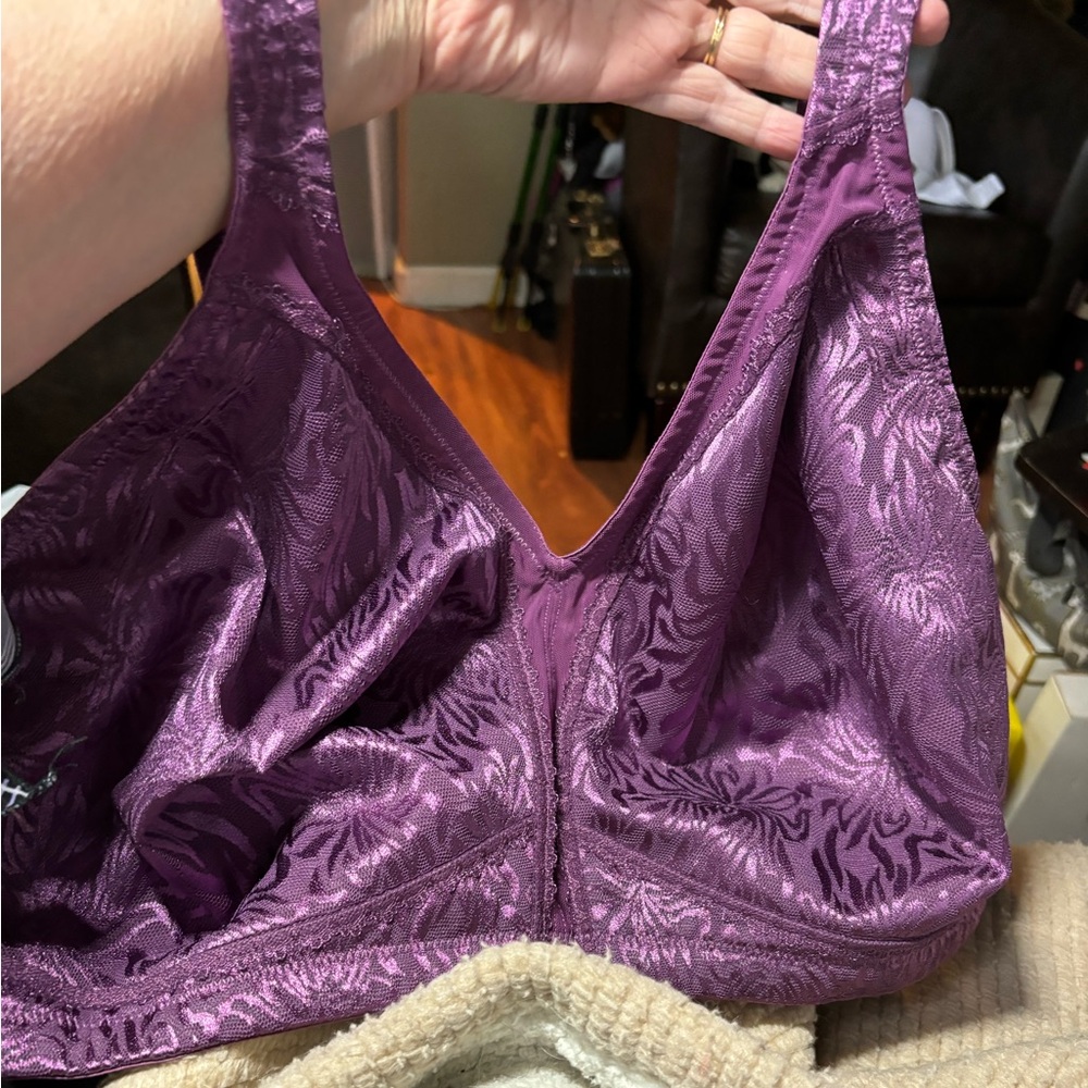Deyllo Purple Floral Wireless Full Coverage Comfort Straps Bra Size 48DDD.  NWT!